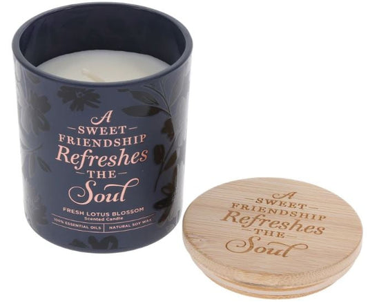 Scented Candle with Bamboo Lid: A Sweet Friendship Refreshes the Soul Lotus Blossom